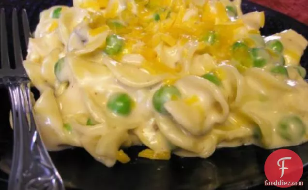 Creamy Chicken and Peas Noodle Toss