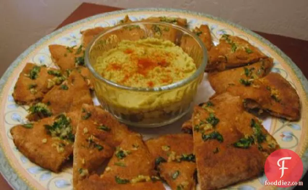 Cilantro Hummus With Crispy Garlic Pita