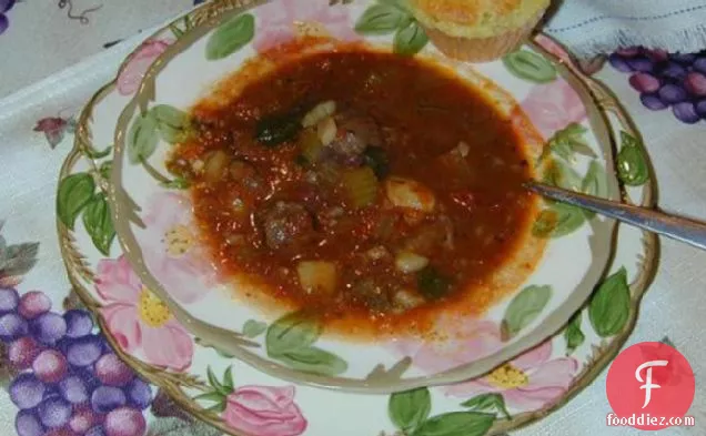 मशरूम के साथ हार्दिक बीफ और सब्जी का सूप