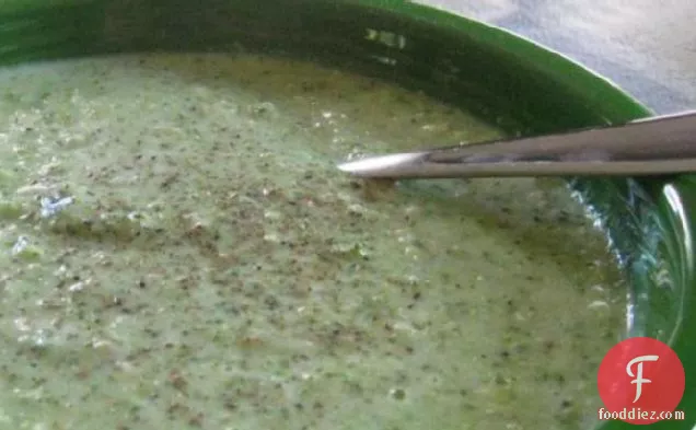 एलिसा कोहेन का ब्रोकोली सूप (कच्चे खाद्य पदार्थ)
