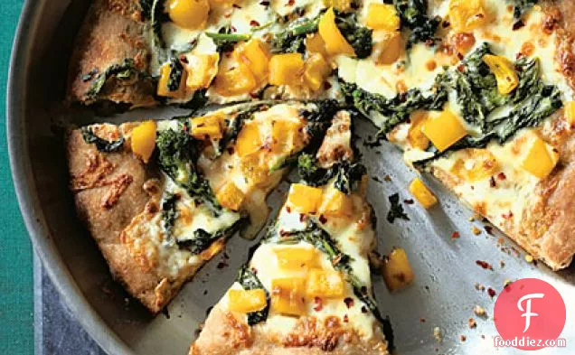 ब्रोकोली राबे स्किलेट पिज्जा