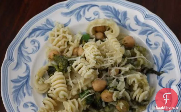 Pasta With Broccoli Rabe And Chickpeas