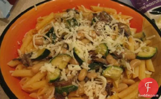 Pasta With Zucchini, Mushrooms and Cannellini Beans in Marinara