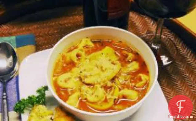 Healthy Tomato-Tortellini Soup