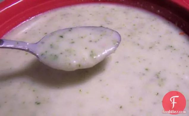 Creamy Broccoli Cauliflower Soup With Blue Cheese
