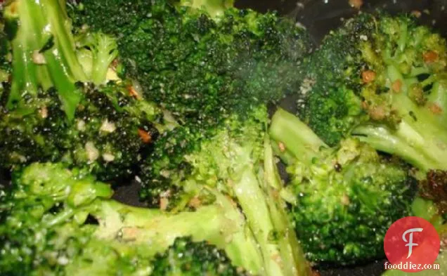 Broccoli with Lemon-Garlic Crumbs