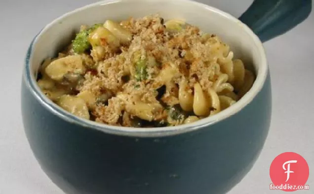 Creamy Pasta With Chicken and Broccoli