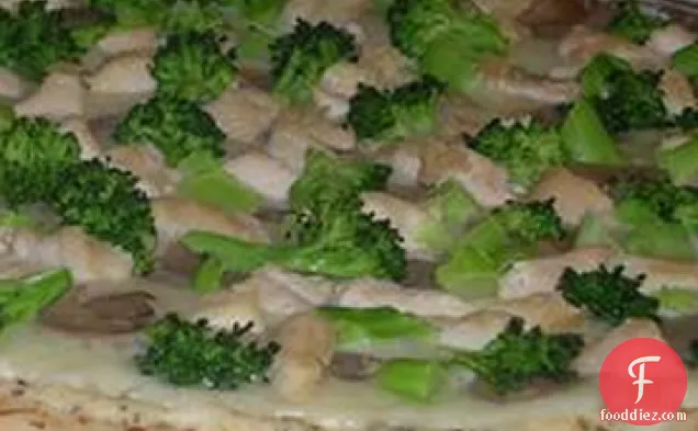 Fast and Easy Ricotta Cheese Pizza with Mushrooms, Broccoli, and Chicken