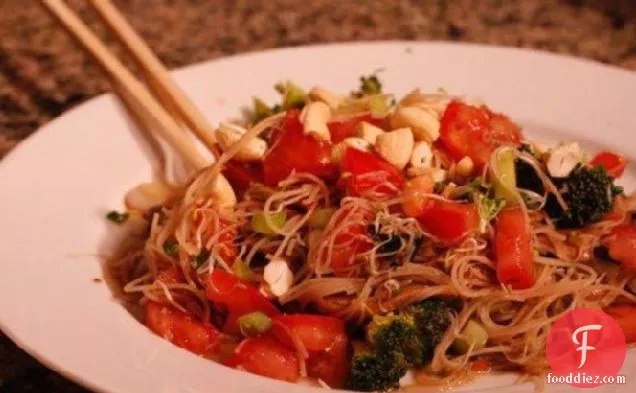 एशियाई सब्जी पास्ता सलाद