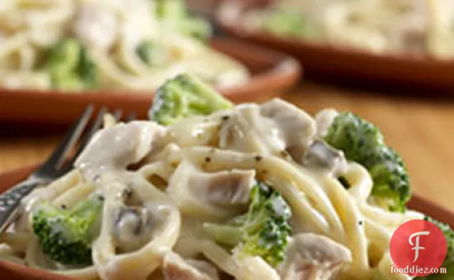 Campbell's® Turkey and Broccoli Alfredo