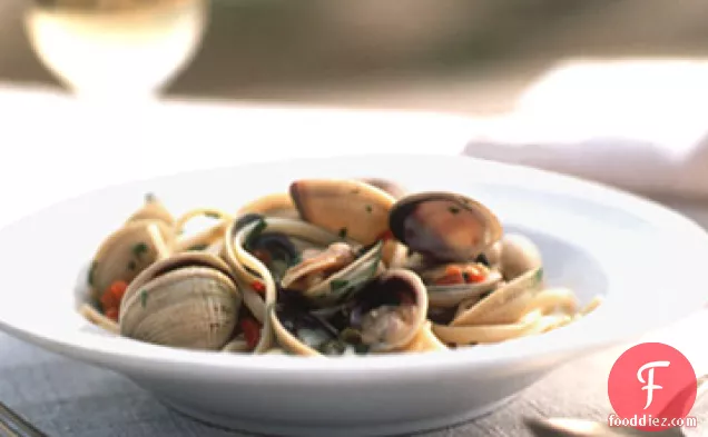 Linguine with Spicy Clam Sauce