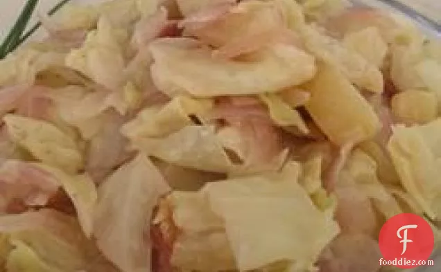 Creamy Cabbage with Apples and Bacon