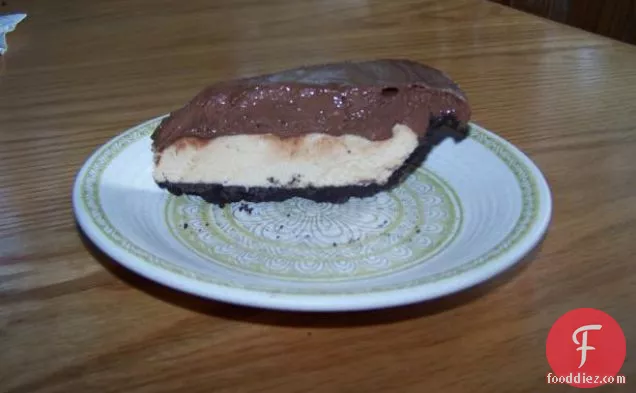 चॉकलेट मूंगफली का मक्खन क्रीम पाई