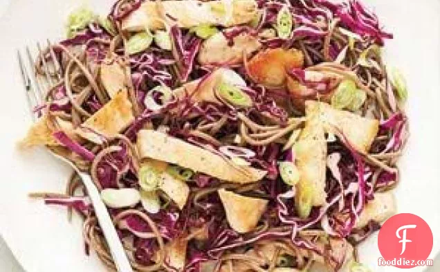 चिकन और गोभी नुस्खा के साथ सोबा सलाद