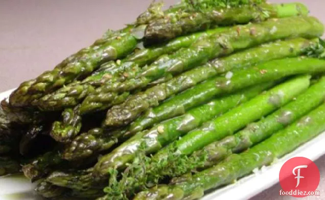 Roasted Asparagus With Garlic and Fresh Thyme