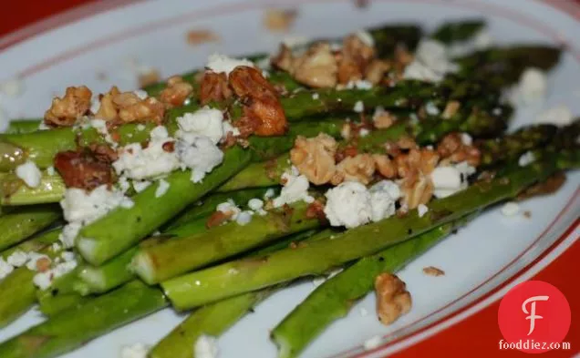 शतावरी और धूप में सुखाए गए टमाटर के साथ रिसोट्टो