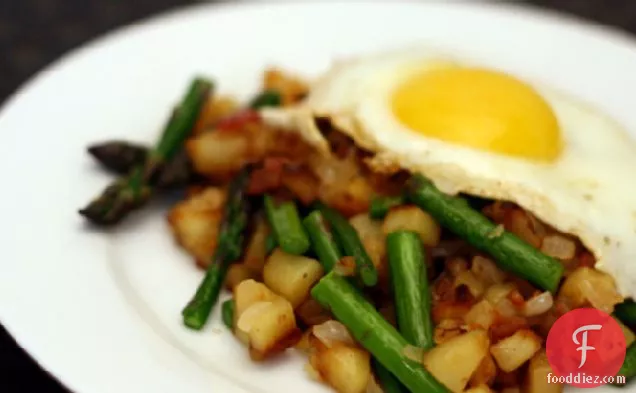 Dinner Tonight: Spring Asparagus and Bacon Hash