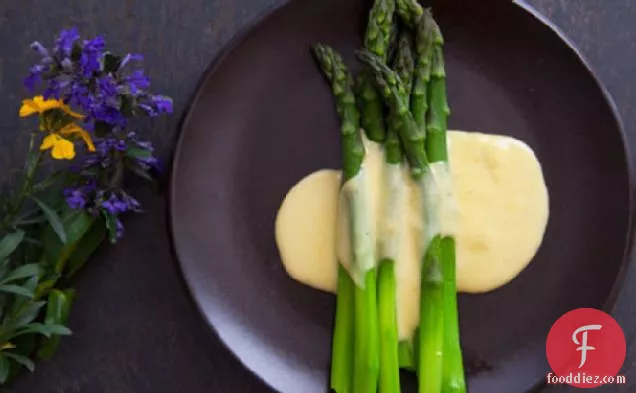 Asparagus with Hollandaise Sauce