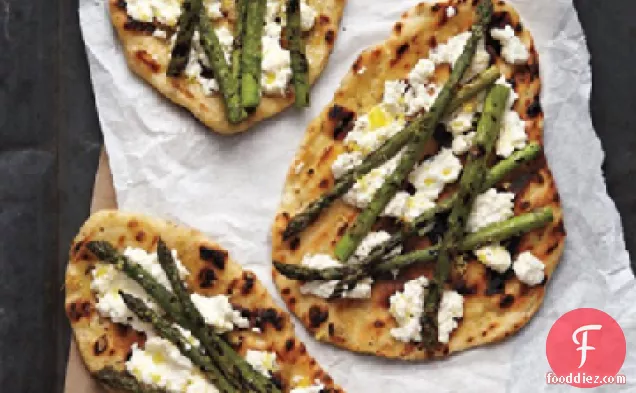 Grilled Asparagus and Ricotta Pizza