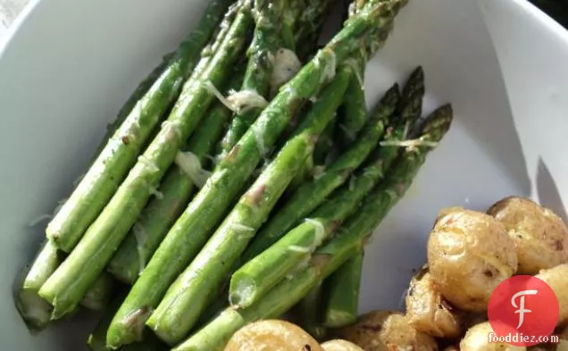 Grilled Asparagus With Peppercorn Vinaigrette