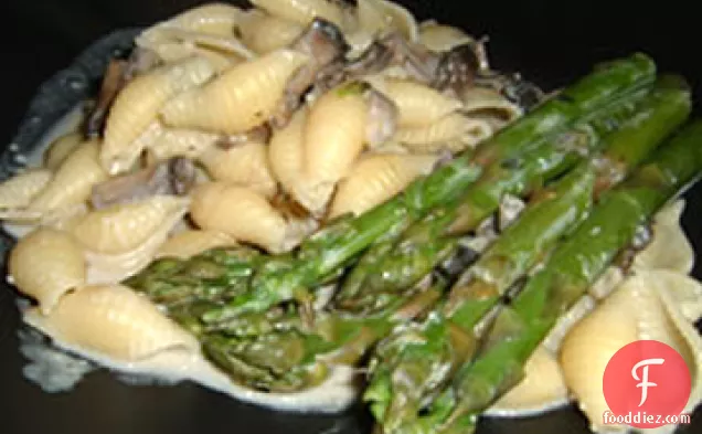 Pasta Shells with Portobello Mushrooms and Asparagus in Boursin Sauce
