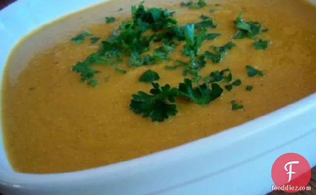 रेशमी मसालेदार गाजर का सूप