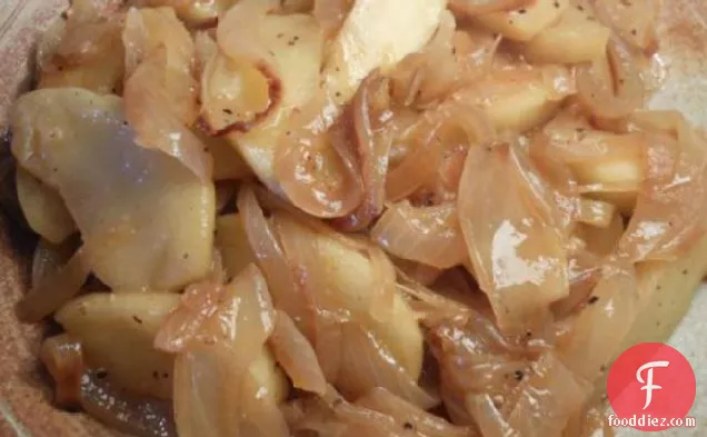 Apple and Onion to Serve With Pork