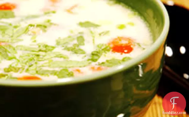 टॉम का गाई (नारियल चिकन सूप)