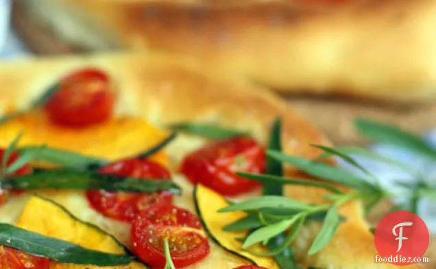 भुना हुआ टमाटर, कबोचा और अजवाइन हरा / तारगोन पिज्जा
