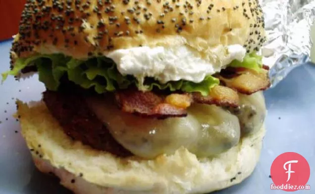 Bacon Cheeseburgers With French Onion Dip