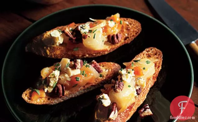 Pear Chutney Bruschetta with Pecans and Blue Cheese