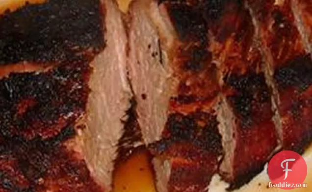 एक शहद अंगूर सॉस के साथ पोर्क टेंडरलॉइन