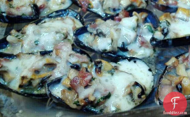 Baked Mussels With Mushrooms and Bacon