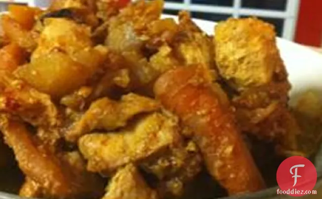 मसालेदार कोरियाई धीमी गति से पका हुआ चिकन (ढाक डोरी तांग)