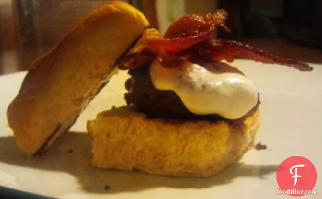 Sirloin Sliders With Crispy Bacon and Creamy Horseradish Mayo