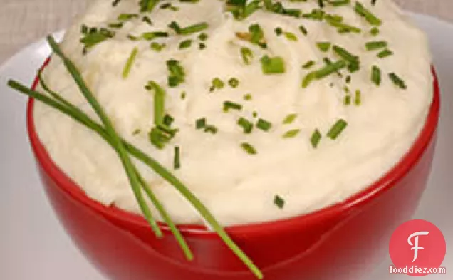 Roasted Garlic Mashed Potatoes with Chives