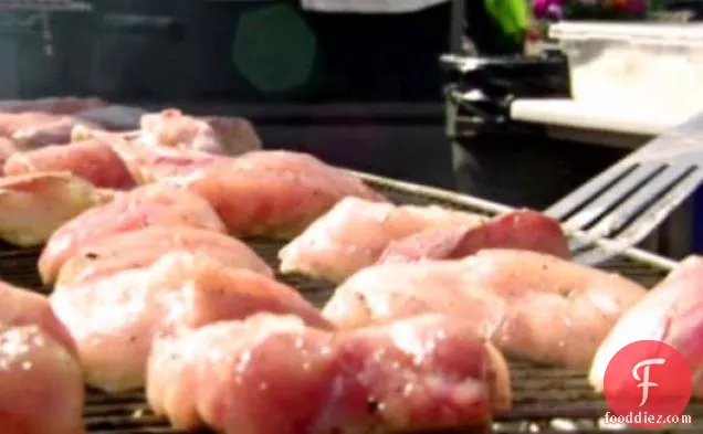 थाई चिली सॉस के साथ ग्रिल्ड सी बास