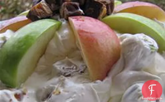 चॉकलेट कारमेल नट सलाद