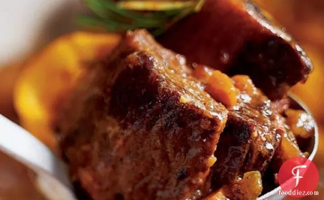 अदरक और स्टार ऐनीज़ के साथ पोर्ट-ब्रेज़्ड शॉर्ट रिब्स