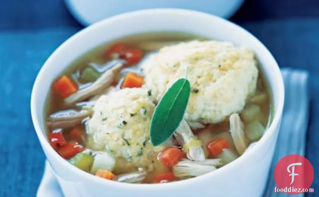 पकौड़ी के साथ चिकन और आलू का सूप