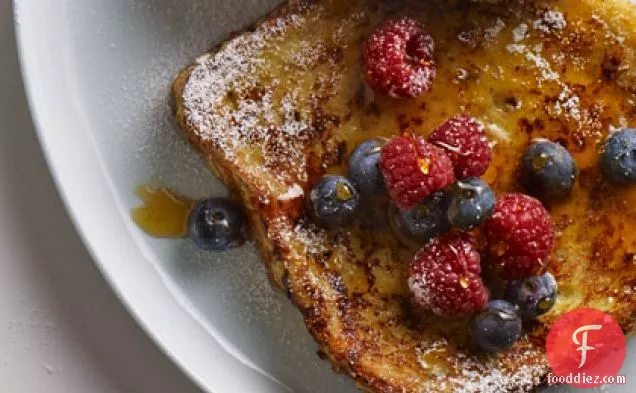 Classic French Toast with Berries