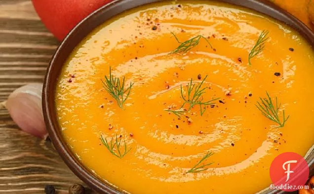 स्वस्थ शाकाहारी कद्दू का सूप