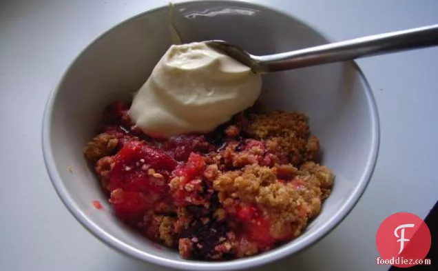 Oaty Mixed Berry Crumble