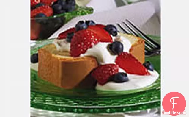 BREAKSTONE'S Creamiest Berry-Topped Dessert