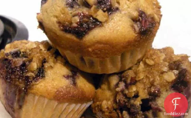 Cinnamon Streusel Blueberry Muffins (Einstein Bagels!)