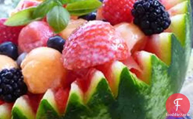 स्ट्रॉबेरी-तरबूज ग्रीष्मकालीन सलाद
