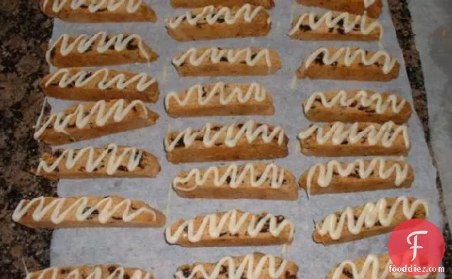 Cranberry and Almond Biscotti With White Chocolate Drizzle