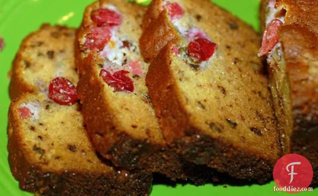 क्रैनबेरी और पेकान के साथ उल्टा सेब फ्रेंच टोस्ट