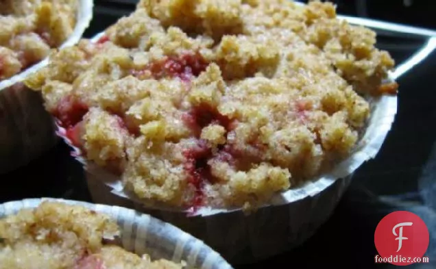 Crumble-Topped Berry Muffins