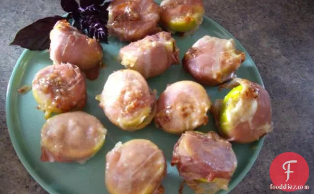 अंजीर और प्रोसिटुट्टो स्टफिंग के साथ पोर्क लोई को भूनें